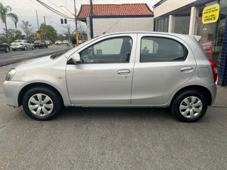 TOYOTA Etios Hatch 1.3 16V 4P FLEX X, Foto 7