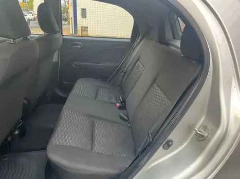 TOYOTA Etios Hatch 1.3 16V 4P FLEX X, Foto 13