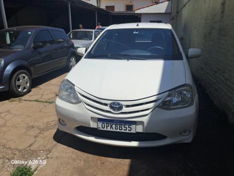 TOYOTA Etios Hatch 1.3 16V 4P FLEX X, Foto 1