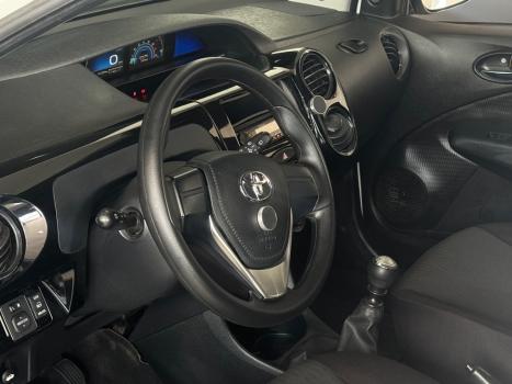 TOYOTA Etios Hatch 1.3 16V 4P FLEX X, Foto 6