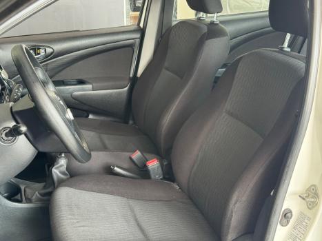 TOYOTA Etios Hatch 1.3 16V 4P FLEX X, Foto 9