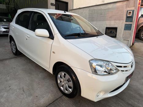 TOYOTA Etios Hatch 1.3 16V 4P FLEX XS, Foto 2