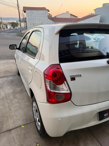 TOYOTA Etios Hatch 1.3 16V 4P FLEX XS, Foto 3