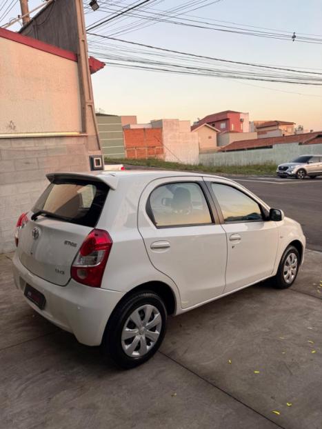 TOYOTA Etios Hatch 1.3 16V 4P FLEX XS, Foto 4