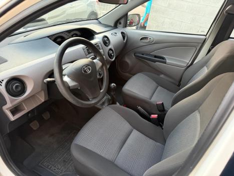 TOYOTA Etios Hatch 1.3 16V 4P FLEX XS, Foto 8