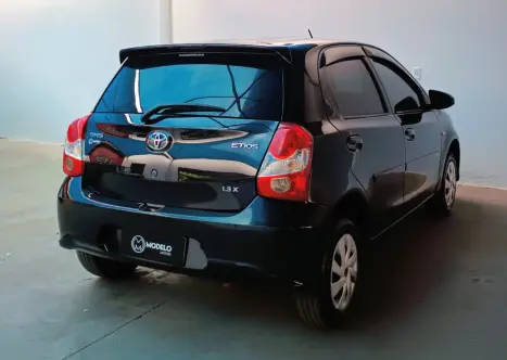 TOYOTA Etios Hatch 1.3 16V 4P FLEX X, Foto 6