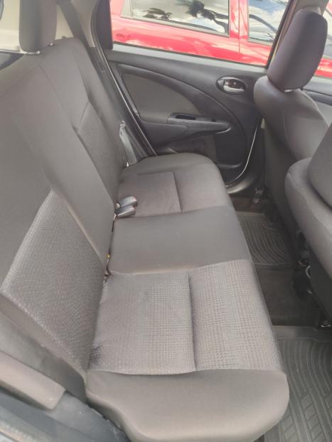 TOYOTA Etios Hatch 1.3 16V 4P FLEX X, Foto 5