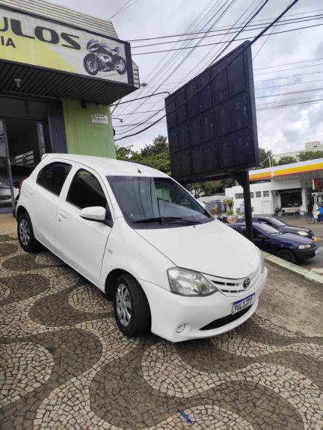 TOYOTA Etios Hatch 1.3 16V 4P FLEX X, Foto 6