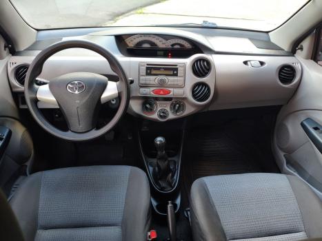 TOYOTA Etios Hatch 1.3 16V 4P FLEX XS, Foto 9