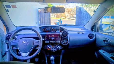 TOYOTA Etios Hatch 1.3 16V 4P FLEX X, Foto 9