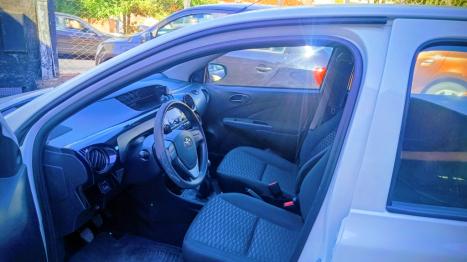 TOYOTA Etios Hatch 1.3 16V 4P FLEX X, Foto 8