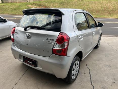 TOYOTA Etios Hatch 1.3 16V 4P FLEX XS, Foto 2