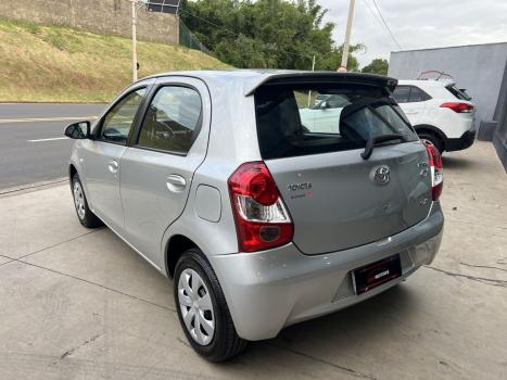 TOYOTA Etios Hatch 1.3 16V 4P FLEX XS, Foto 3