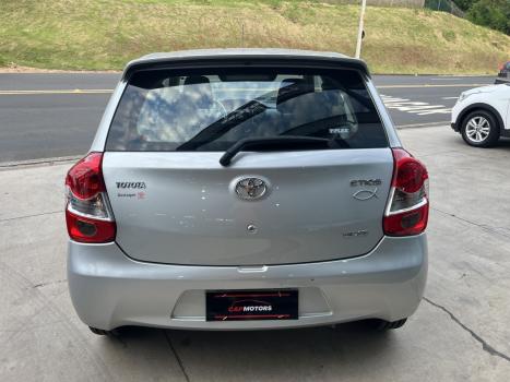 TOYOTA Etios Hatch 1.3 16V 4P FLEX XS, Foto 4