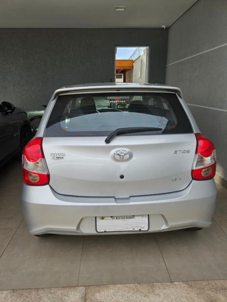 TOYOTA Etios Hatch 1.3 16V 4P FLEX X, Foto 6