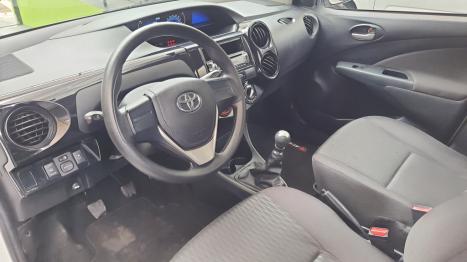 TOYOTA Etios Hatch 1.3 16V 4P FLEX X, Foto 9