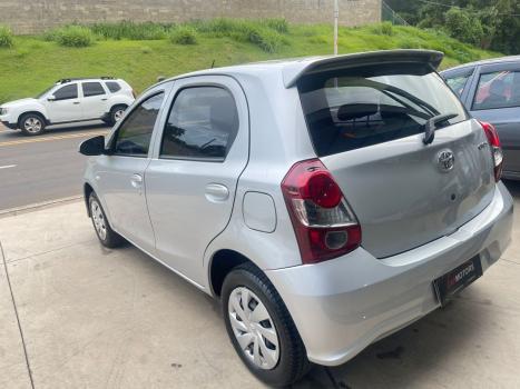 TOYOTA Etios Hatch 1.3 16V 4P FLEX X, Foto 4
