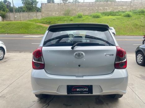 TOYOTA Etios Hatch 1.3 16V 4P FLEX X, Foto 6