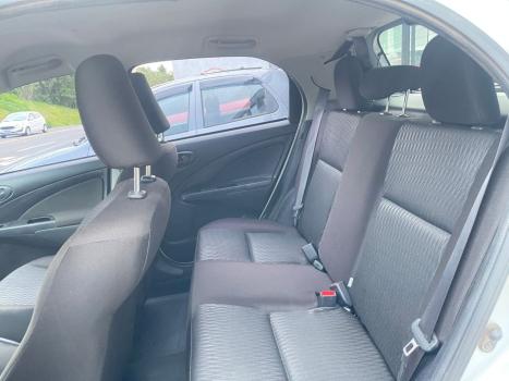 TOYOTA Etios Hatch 1.3 16V 4P FLEX X, Foto 9