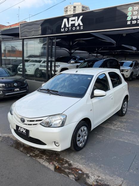 TOYOTA Etios Hatch 1.3 16V 4P FLEX X, Foto 2