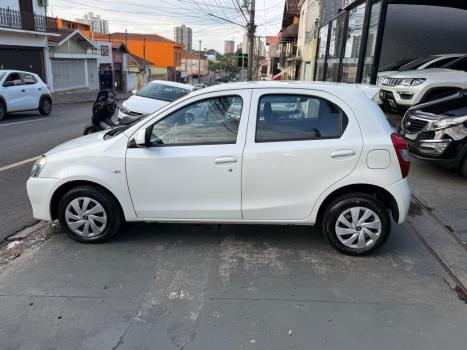 TOYOTA Etios Hatch 1.3 16V 4P FLEX X, Foto 5