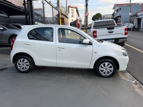 TOYOTA Etios Hatch 1.3 16V 4P FLEX X, Foto 6