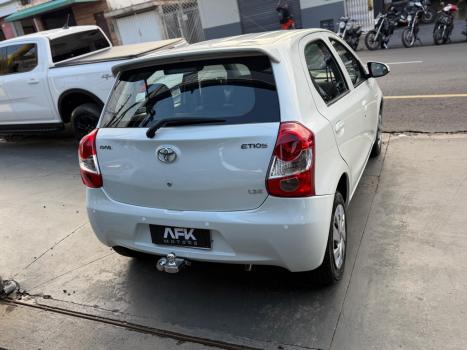 TOYOTA Etios Hatch 1.3 16V 4P FLEX X, Foto 8