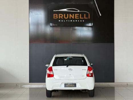 TOYOTA Etios Hatch 1.3 16V 4P FLEX X, Foto 4