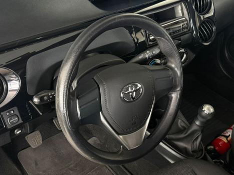 TOYOTA Etios Hatch 1.3 16V 4P FLEX X, Foto 6