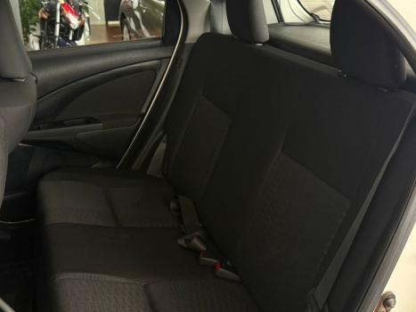 TOYOTA Etios Hatch 1.3 16V 4P FLEX X, Foto 8