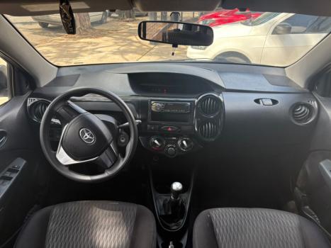 TOYOTA Etios Hatch 1.3 16V 4P FLEX X, Foto 6