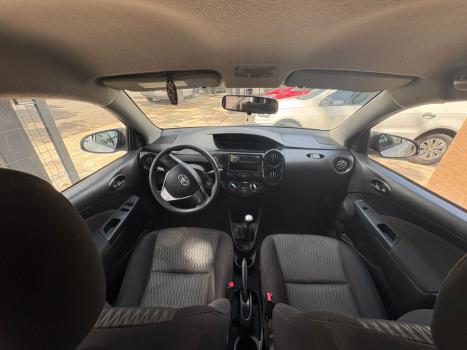 TOYOTA Etios Hatch 1.3 16V 4P FLEX X, Foto 7