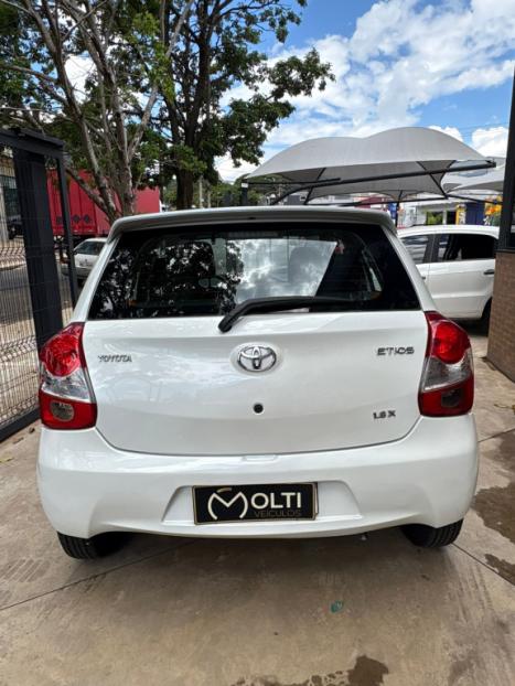 TOYOTA Etios Hatch 1.3 16V 4P FLEX X, Foto 12