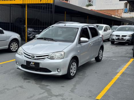 TOYOTA Etios Hatch 1.3 16V 4P FLEX X, Foto 2