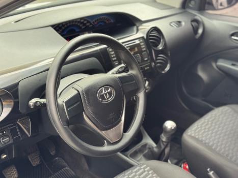 TOYOTA Etios Hatch 1.3 16V 4P FLEX X, Foto 3