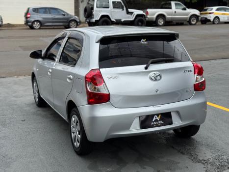TOYOTA Etios Hatch 1.3 16V 4P FLEX X, Foto 6