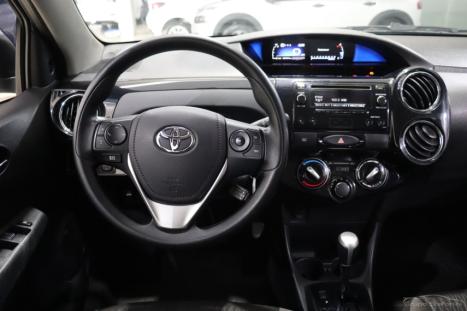 TOYOTA Etios Hatch 1.5 16V 4P FLEX XS AUTOM�TICO, Foto 5