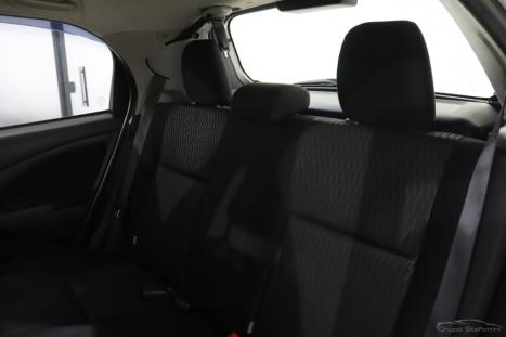 TOYOTA Etios Hatch 1.5 16V 4P FLEX XS AUTOM�TICO, Foto 8