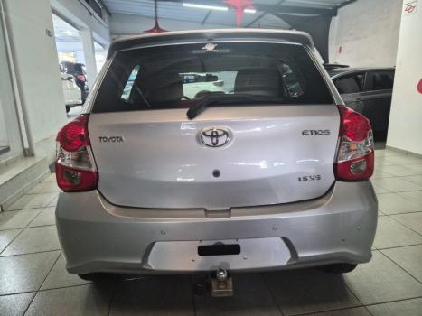 TOYOTA Etios Hatch 1.5 16V 4P FLEX XS AUTOM�TICO, Foto 6