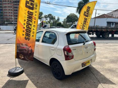 TOYOTA Etios Hatch 1.3 16V 4P FLEX X, Foto 2