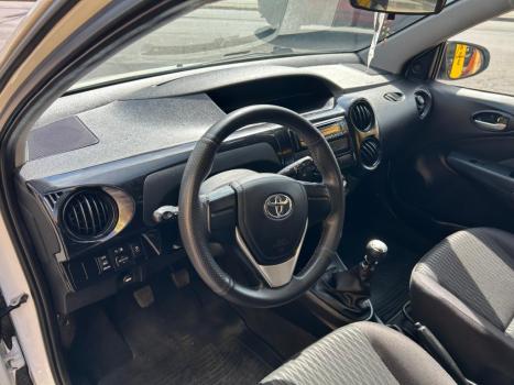 TOYOTA Etios Hatch 1.3 16V 4P FLEX X, Foto 6