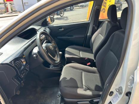 TOYOTA Etios Hatch 1.3 16V 4P FLEX X, Foto 8