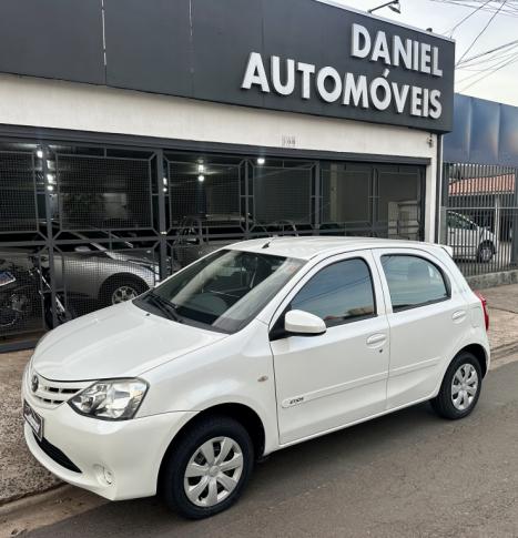 TOYOTA Etios Hatch 1.3 16V 4P FLEX X, Foto 1