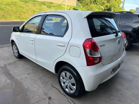 TOYOTA Etios Hatch 1.3 16V 4P FLEX X, Foto 5