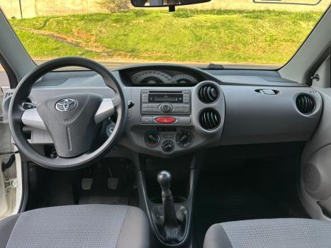 TOYOTA Etios Hatch 1.3 16V 4P FLEX X, Foto 8