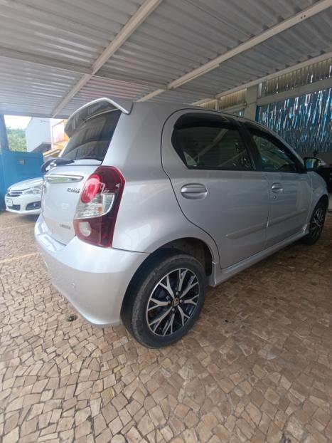 TOYOTA Etios Hatch 1.5 16V 4P FLEX PLATINUM AUTOM�TICO, Foto 4
