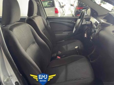 TOYOTA Etios Hatch 1.3 16V 4P FLEX X AUTOM�TICO, Foto 11