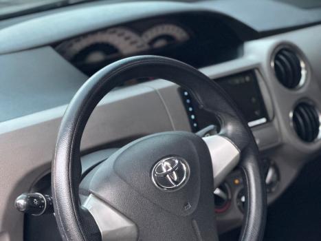 TOYOTA Etios Hatch 1.5 16V 4P FLEX XLS, Foto 3