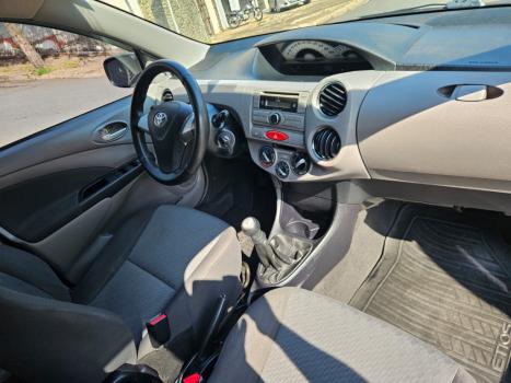 TOYOTA Etios Hatch 1.5 16V 4P FLEX XLS, Foto 4