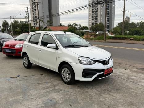 TOYOTA Etios Hatch 1.3 16V 4P FLEX X, Foto 3